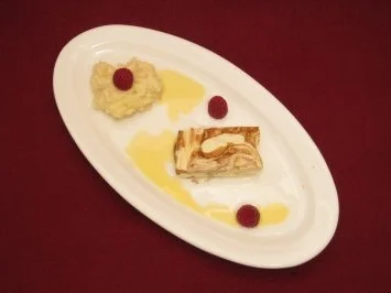 Grieß-Krohn-Bällchen an Zimtparfait - Rezept