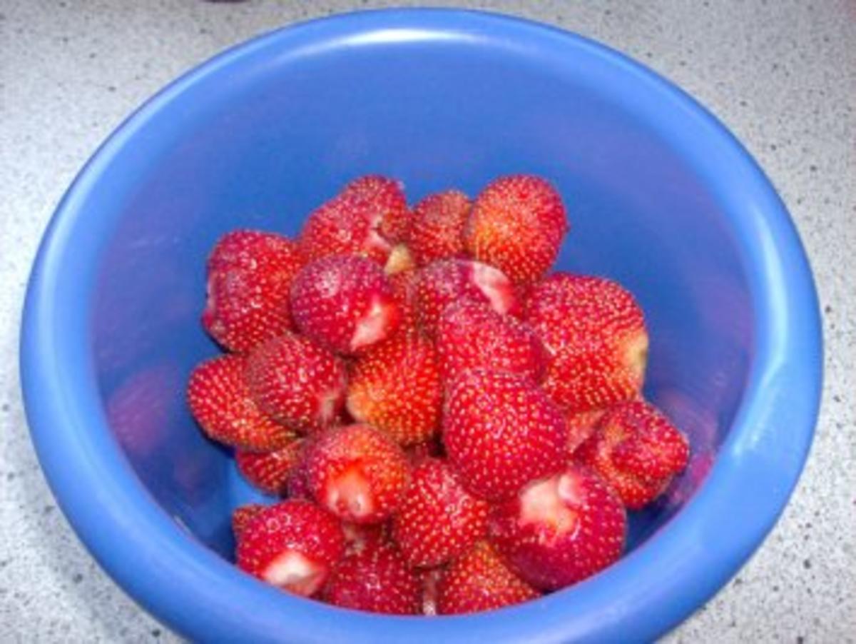 Erdbeer-Jogurette-Eistorte - Rezept - Bild Nr. 4