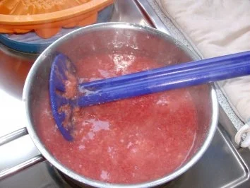 Erdbeer-Jogurette-Eistorte - Rezept - Bild Nr. 5