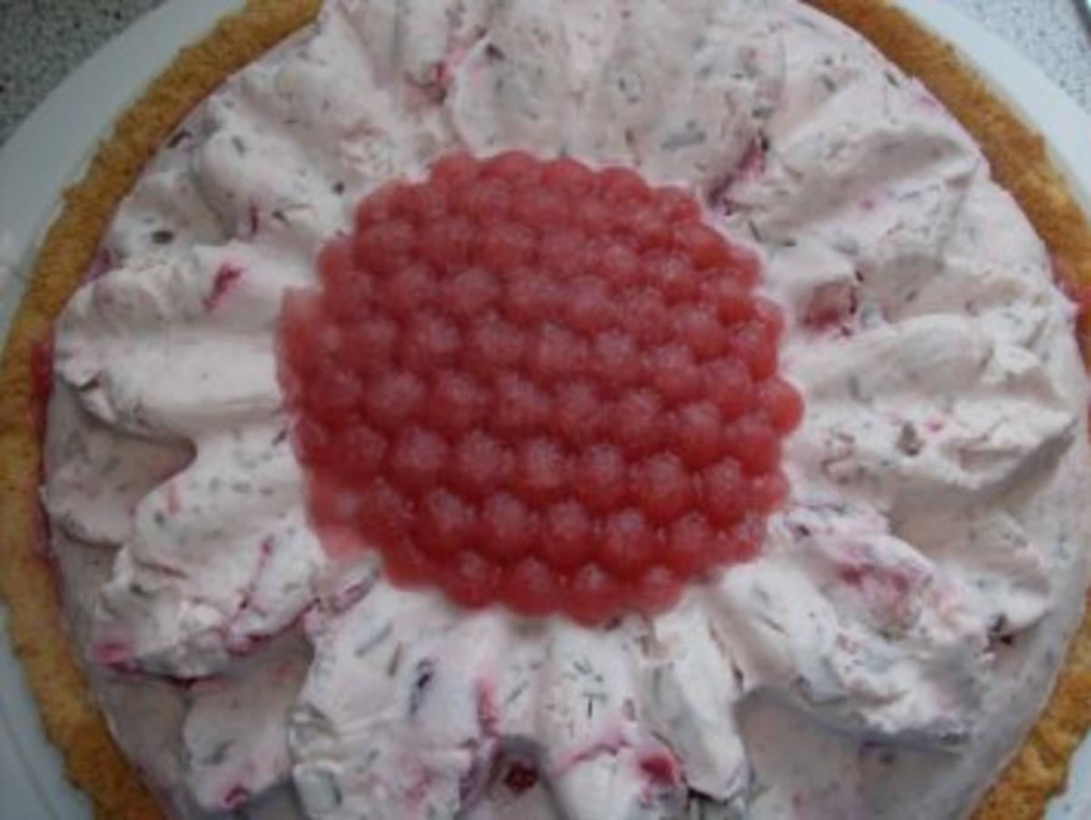 Erdbeer-Jogurette-Eistorte - Rezept - Bild Nr. 10