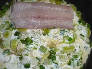 Rezept: Gedämpftes Seelachsfilet mit Lauch - Vanillesauce Bild Nr. 4 Gedämpftes Seelachsfilet mit Lauch - Vanillesauce - Rezept - Bild Nr. 4