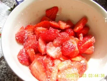 Quark mit Erdbeeren - Rezept - Bild Nr. 2