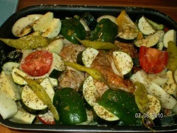 Hähnchenschlegel im Gemüsebett - Rezept - Bild Nr. 2