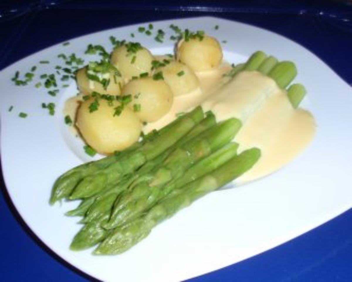 Gruner Spargel Mit Butterkartoffeln Und Sosse Hollandaise Rezept Kochbar De