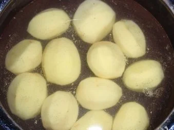 Rezept: Grüner Spargel mit Butterkartoffeln und Soße Hollandaise Bild Nr. 3 Grüner Spargel mit Butterkartoffeln und Soße Hollandaise - Rezept - Bild Nr. 3