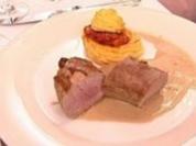 Schweinefilet auf Rahmsoße mit Spritzkartoffeln und Paprikagemüse - Rezept