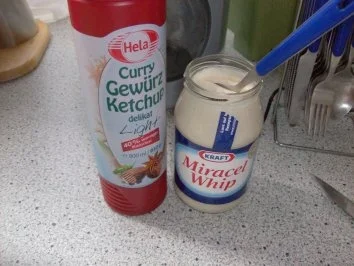 Curry-Wurst mit Pommes - Rezept - Bild Nr. 7