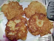 Reibeplätzchen mit Apfel-Cranberrie-Kompott - Rezept