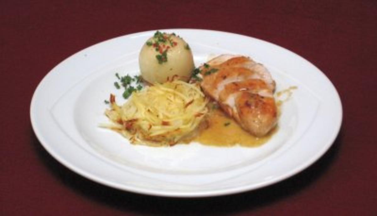 Hühnerbrust auf Weißwein-Sahnespiegel mit Teltower Rübchen u. Kartoffelnestern - Rezept