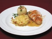 Rezept: Hรผhnerbrust auf Weiรwein-Sahnespiegel mit Teltower Rรผbchen u. Kartoffelnestern Hรผhnerbrust auf Weiรwein-Sahnespiegel mit Teltower Rรผbchen u. Kartoffelnestern - Rezept