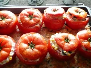 Fleischtomaten mit Frischkäsefüllung - Rezept - Bild Nr. 3