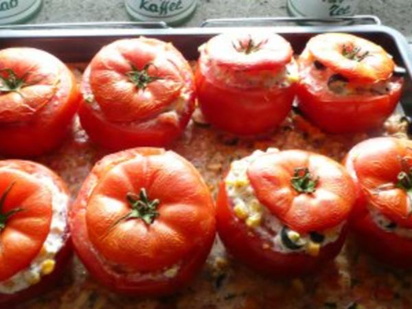 Fleischtomaten mit Frischkäsefüllung - einfach - von Anna-Anita