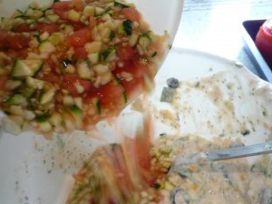 Fleischtomaten mit Frischkäsefüllung - einfach - von Anna-Anita