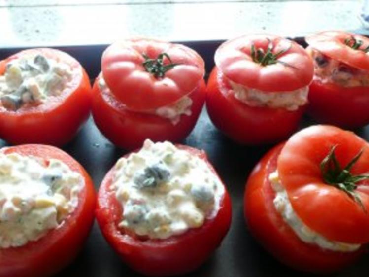 Fleischtomaten mit Frischkäsefüllung - einfach - von Anna-Anita