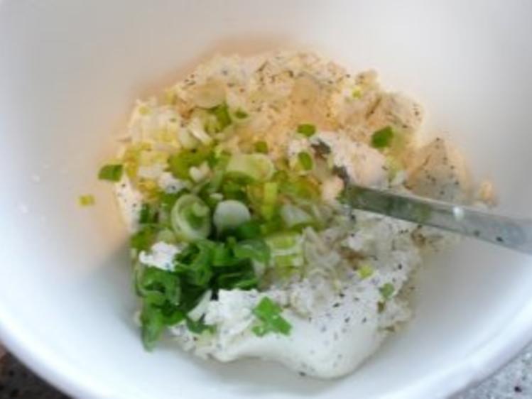 Fleischtomaten mit Frischkäsefüllung - einfach - von Anna-Anita