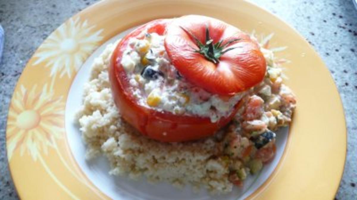 Fleischtomaten mit Frischkäsefüllung - Rezept - kochbar.de