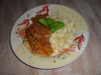 Resteverwertung: Gemüse mit Aubergine, Paprika und Tomate und Bandnudeln - Rezept