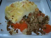 Hackfleisch mit Karotten unter der Kartoffelhaube - Rezept