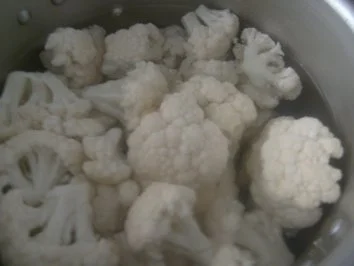 Rezept: Blumenkohl mit Holländischer Soße ( Ein altes DDR Rezept ) und Bild Nr. 3 Blumenkohl mit Holländischer Soße ( Ein altes DDR Rezept ) und - Rezept - Bild Nr. 3
