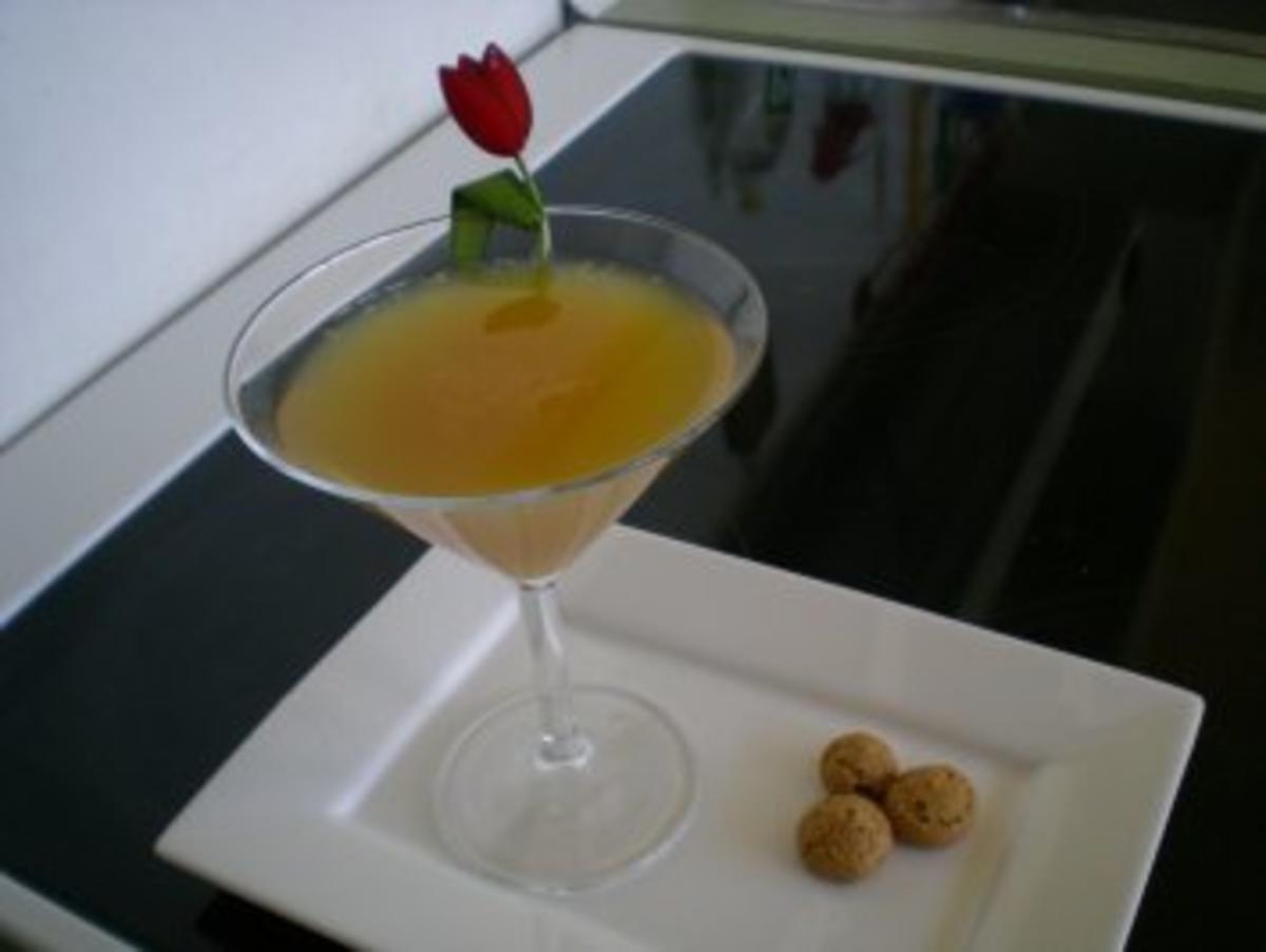 Drinks & Cocktails: Prosecco flirtet mit Amaretto - Rezept
