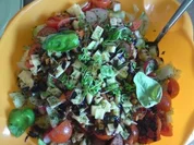 Rezept: Sommerlicher Salat mit allem was der Kรผhlschrank hergibt.... Sommerlicher Salat mit allem was der Kรผhlschrank hergibt.... - Rezept
