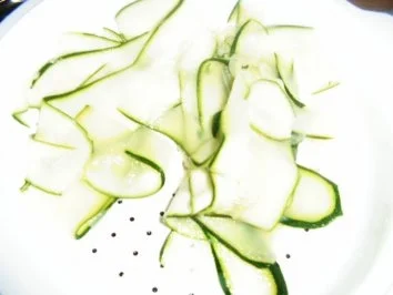 Rezept: Zuccini-Fleisch- Röllchen Bild Nr. 4 Zuccini-Fleisch- Röllchen - Rezept - Bild Nr. 4