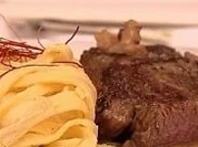 Kalbsmedaillons mit nussigen Nudeln - Rezept