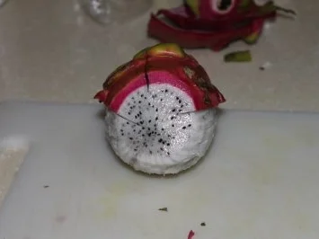 Früchtetraum aus Croissant an Moccaeis auf Erdbeer Ananaskreis - Rezept - Bild Nr. 3