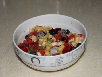 Früchtetraum aus Croissant an Moccaeis auf Erdbeer Ananaskreis - Rezept - Bild Nr. 4