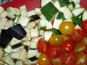 Rezept: Currykraut-Pfannkuchen mit knackiger Gemüsefüllung und Tete de Moine-Locken Bild Nr. 5 Currykraut-Pfannkuchen mit knackiger Gemüsefüllung und Tete de Moine-Locken - Rezept - Bild Nr. 5