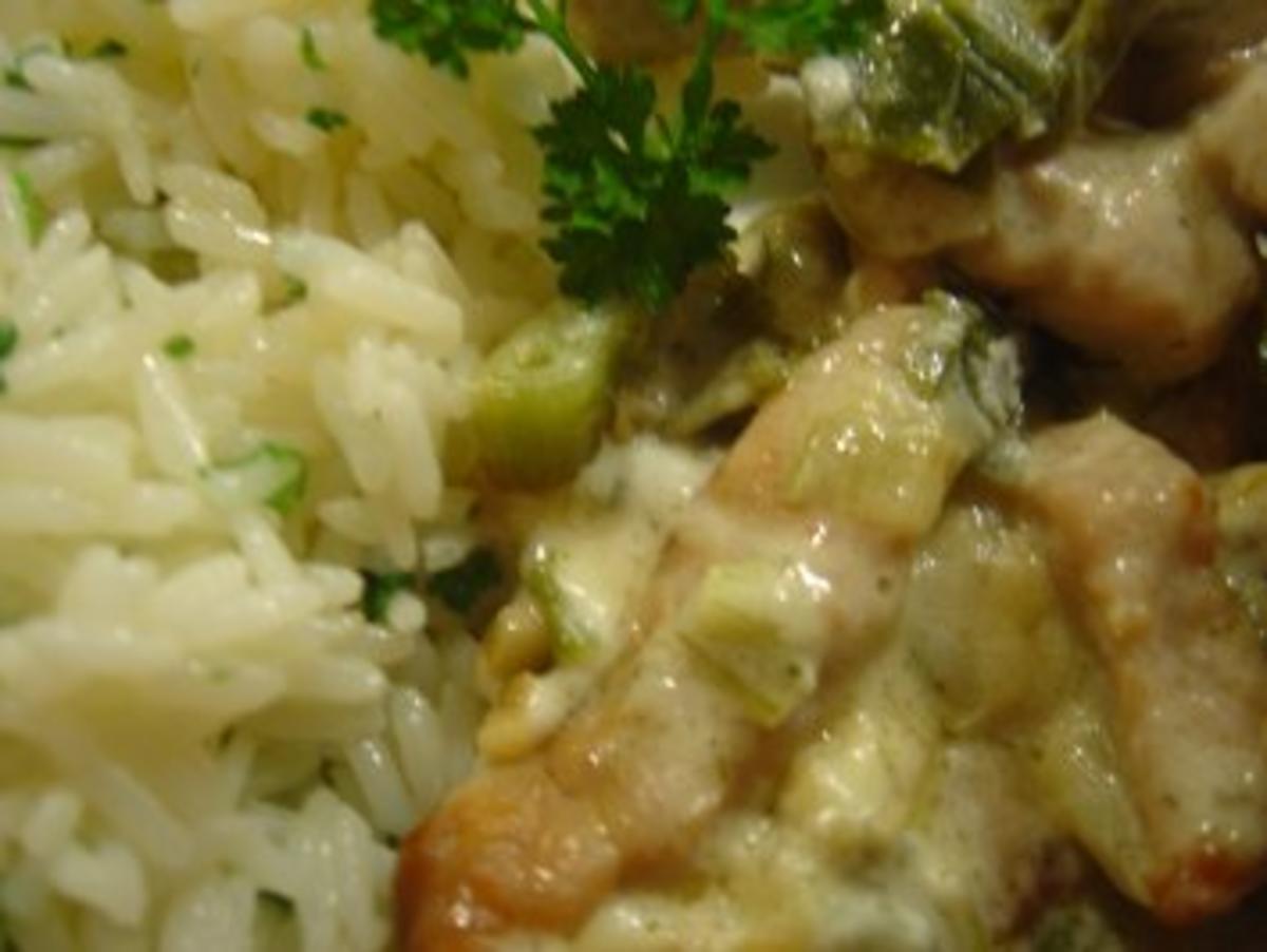 Geschnetzeltes mit Lauchzwiebeln und Kräuter-Butter-Reis - Rezept - Bild Nr. 2