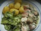 Lachs in Sahnekräutersoße gedünstet an - Rezept