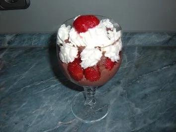 Rezept: Dessert......Schoko-Traum......mit Erdbeeren Dessert......Schoko-Traum......mit Erdbeeren - Rezept