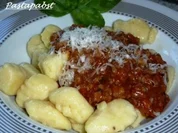 Ricottagnocchis mit Steinpilzbolognese - Rezept