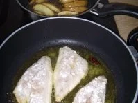 Doradenfilets mit Kartoffelspalten und Bohnensalat - Rezept - Bild Nr. 3