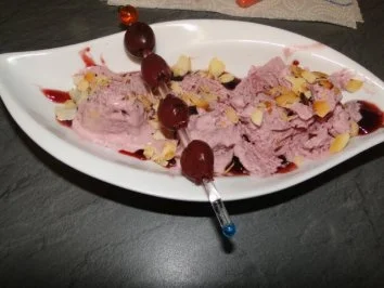 Rezept: Diätkirscheis OHNE SAHNE auf Kirschsaft/Kirschweinspiegel Diätkirscheis OHNE SAHNE auf Kirschsaft/Kirschweinspiegel - Rezept