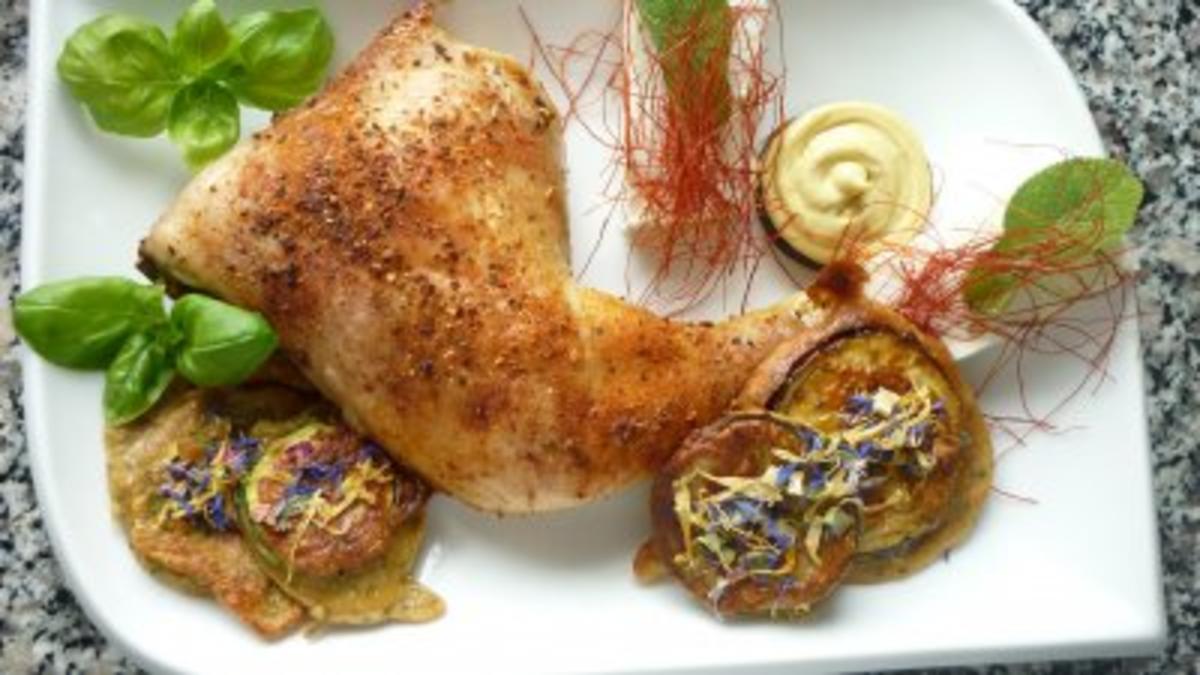 Bilder für Scharfes Hähnchen aus dem Steinbackofen mit Gemüse im Ingwer-Salbeimantel - Rezept