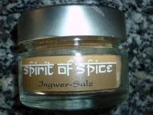 Scharfes Hähnchen aus dem Steinbackofen mit Gemüse im Ingwer-Salbeimantel - Rezept - Bild Nr. 8