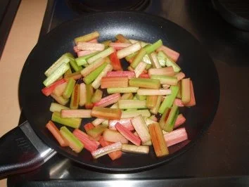 Rhabarber-Joghurt-Dessert - Rezept - Bild Nr. 3