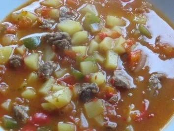 Rezept: Gulaschsuppe Gulaschsuppe - Rezept