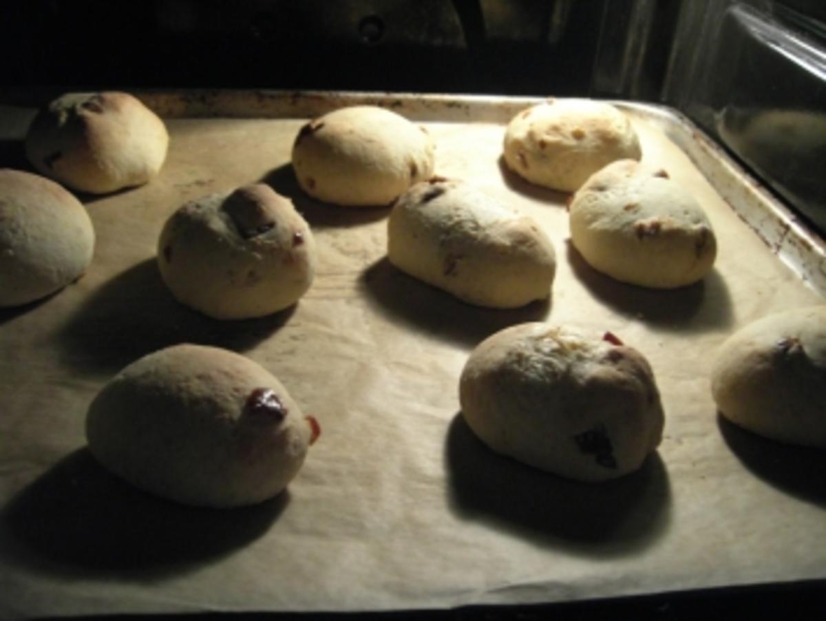 Brot: Dattel-Brötchen aus Quark-Ölteig - Rezept
