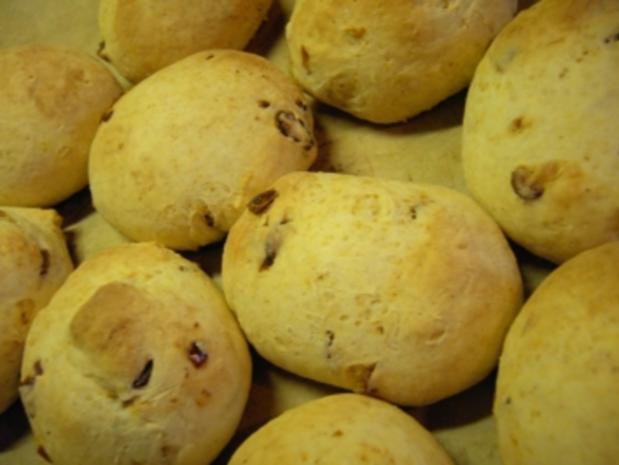 Brot: Dattel-Brötchen aus Quark-Ölteig - Rezept - kochbar.de