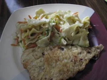 Fischfilet Müllerin Art an Gemüse-Bandnudeln - Rezept