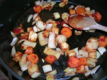 Spanferkelrücken an Frühlingsgemüse mit leckerer Biersauce  - eine kleine Leckerei - - Rezept - Bild Nr. 6