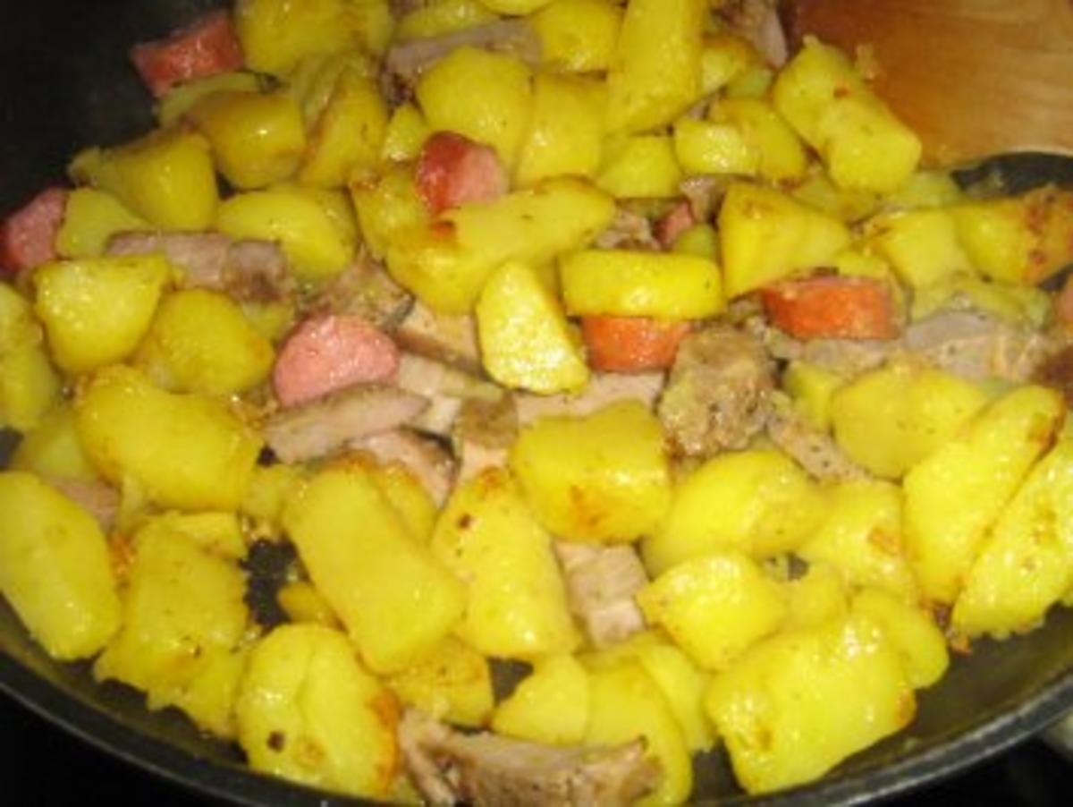 Bratkartoffeln mit Chorizowurst und Tomätchen - Rezept - Bild Nr. 3