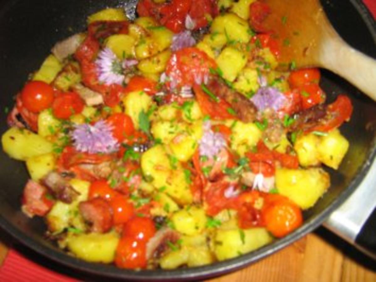 Bratkartoffeln mit Chorizowurst und Tomätchen - Rezept - Bild Nr. 6