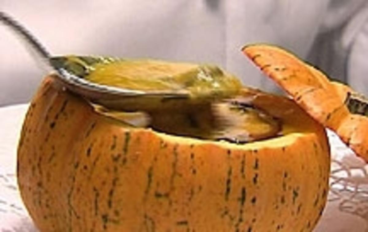 Kürbissuppe mit Sellerie und Lauch - Rezept - kochbar.de Kürbissuppe mit Sellerie und Lauch - Rezept - kochbar.de