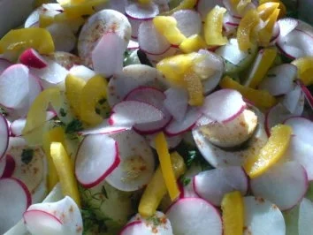 Rezept: Reste-Reste-Schicht-Salat Bild Nr. 14 Reste-Reste-Schicht-Salat - Rezept - Bild Nr. 14