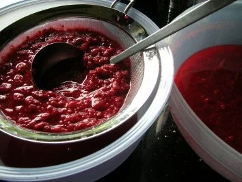 Rezept: Himbeer-Saft Bild Nr. 3 Himbeer-Saft - Rezept - Bild Nr. 3