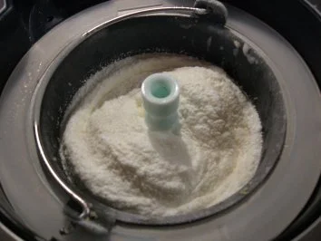 Rezept: Buttermilch-Zitronen-Eis Buttermilch-Zitronen-Eis - Rezept